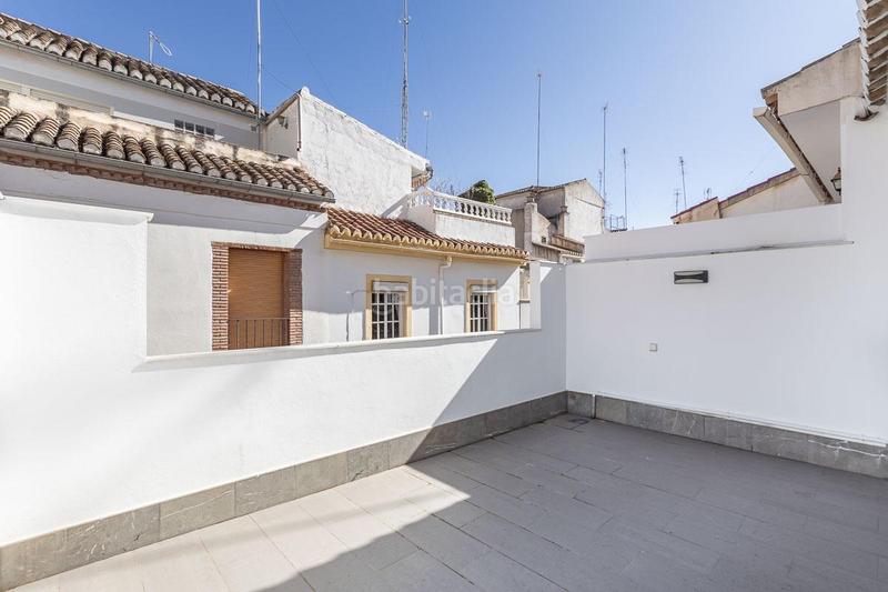 Foto d8de42a1-ad73-4c39-97c8-16e09b1ae31d. Casa en concepcion 8 vivienda junto a plaza mariana pineda en Granada