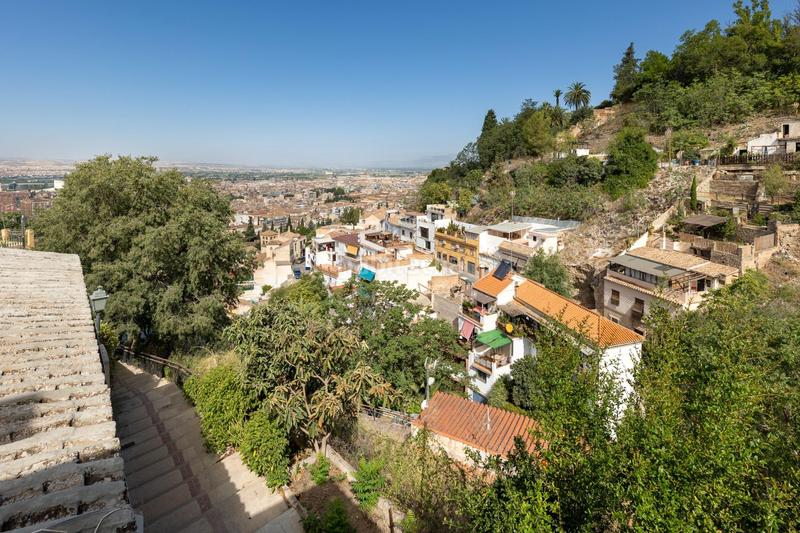 Foto c459d82c-4249-481a-aa5c-c35dc2ef0dc2. Casa coqueta casa zona barranco del abogado con vistas a en Granada