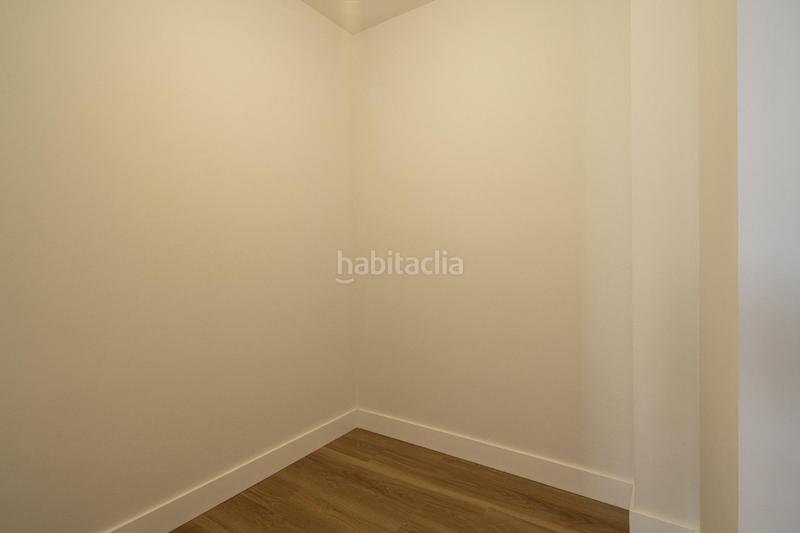 Foto bc88c06c-2c3f-4d41-9b5d-28823297e0cc. Piso horno de vidrio, monte de piedad 7 y 9 b en Granada