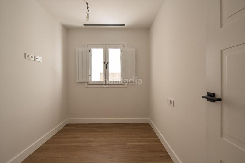 Foto caa4f852-2091-439c-a6ce-0a7b971052a3. Piso horno de vidrio, monte de piedad 7 y 9 b en Granada