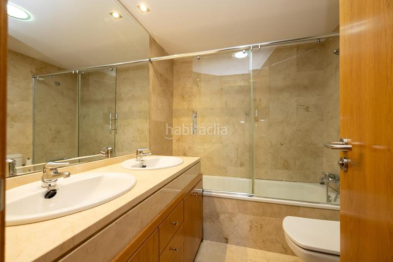 Foto c1769ee2-a491-4cca-bd2a-7a402e5b2c14. Casa pareada espectacular unifamiliar en el serrallo en Granada