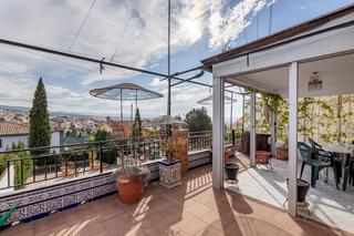 Casa  Granada. Vivienda junto al centro del barrio de monachil