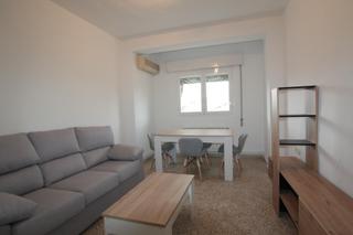 Location Appartement à Fígares. Maravilloso piso de tres dormitorios