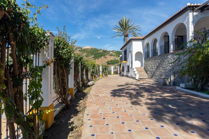 Foto 39c352e0-d4b3-4e56-b123-8968a4e8ab43. Chalet con riscaldamento parcheggio piscina in Almuñecar centro Almuñécar