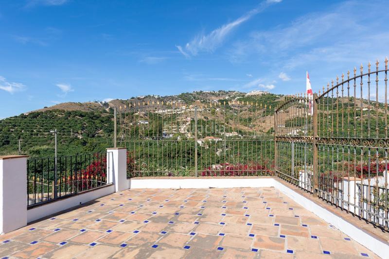 Foto d836bcb8-d062-4946-9129-27585066815a. Chalet con riscaldamento parcheggio piscina in Almuñecar centro Almuñécar