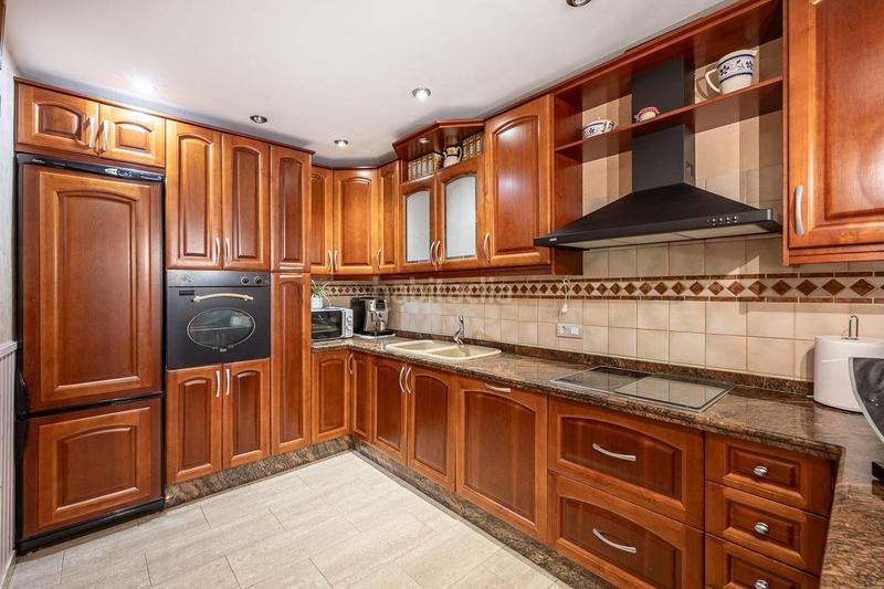 Foto 2b9cd91b-7b7b-4194-9489-83ebdecfcfc6. Maison avec chauffage parking dans San Ildefonso Granada