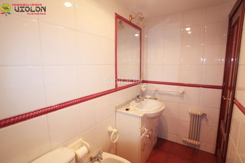 Foto f9cb5dc3-592f-4800-b785-d0e8af3a3b35. Alquiler piso apartamento amueblado en alquiler en zona alminares, calefacción central, comunidad incluida. en Granada