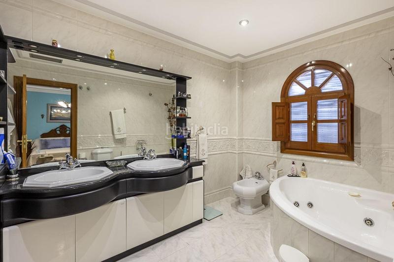 Foto a78fd6e7-516e-41eb-9ee6-9ecb8ba20c7f. Casa amb calefacció aparcament piscina a Barrio de la Vega Monachil