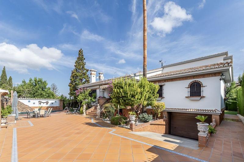 Foto f4e09867-c39e-4f46-8f94-62c1a9636d70. Casa amb calefacció aparcament piscina a Barrio de la Vega Monachil