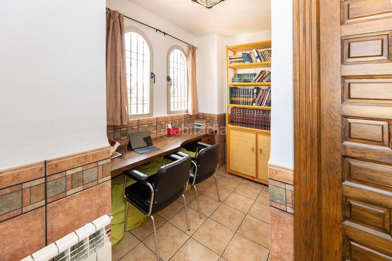 Foto 50fc1409-2db4-40a0-8fb9-c458676a5f77. Casa adosada vivienda pareada en monteluz en Peligros