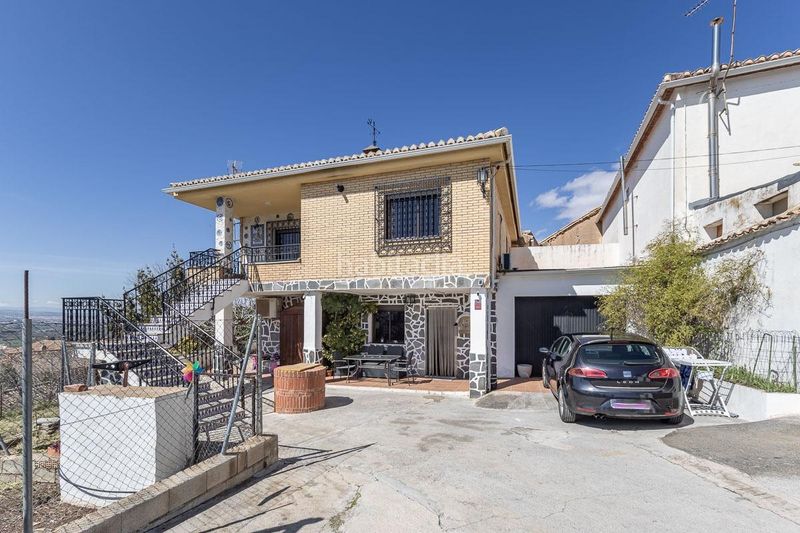 Foto 4ae3bf3a-b70c-4261-8846-b71a11241acb. Casa amb aparcament a Barrio de la Vega Monachil