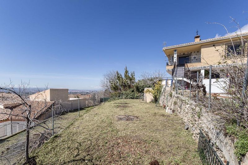 Foto 5a77d797-6b85-477e-8d5a-b0b6d3049516. Casa amb aparcament a Barrio de la Vega Monachil