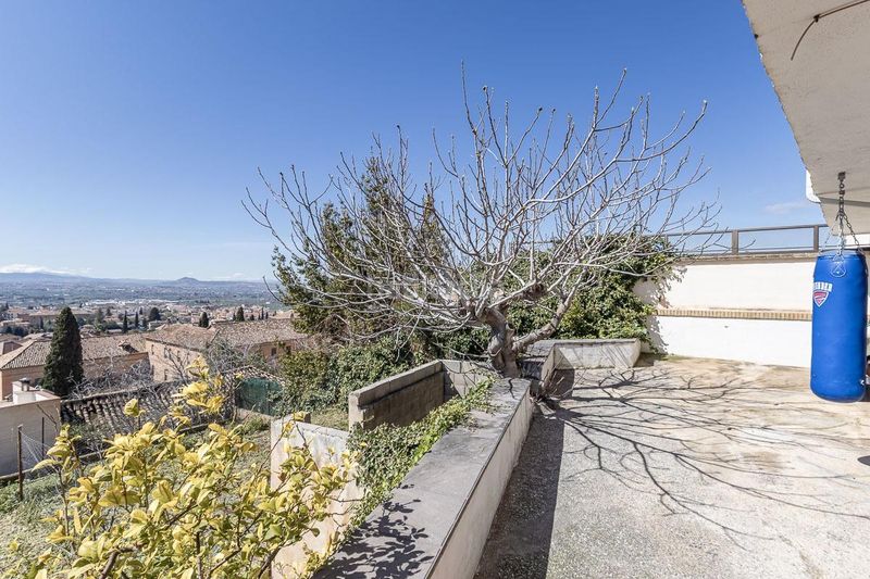 Foto ad7a7263-dee5-4674-8e5b-4f16169c0a66. Casa amb aparcament a Barrio de la Vega Monachil