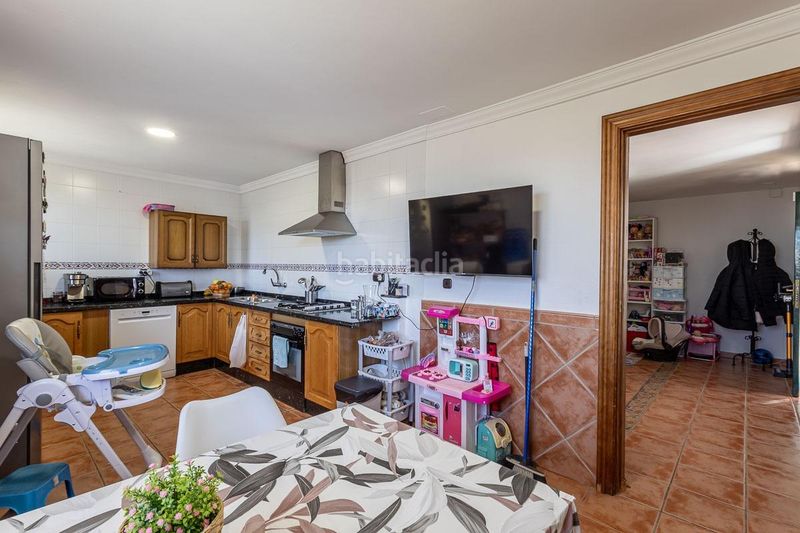 Foto e5aeccfd-9908-4fad-94a3-30a4bb8a8852. Casa amb aparcament a Barrio de la Vega Monachil