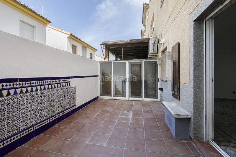 Foto d2e1f8aa-11fc-4704-bd6a-73c4d51d4b0e. Dúplex amb aparcament a Ogíjares