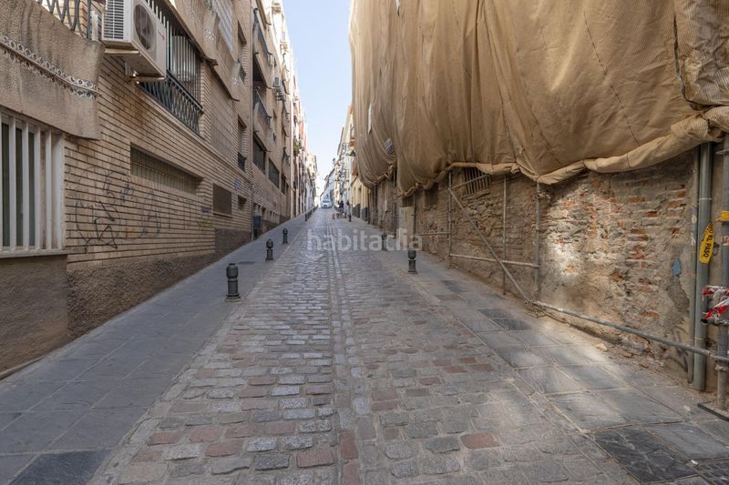 Foto b0e93629-a728-4ab3-bd41-325052f18cdd. Edificio en del pescado 5 edificio en venta junto al salón en Granada