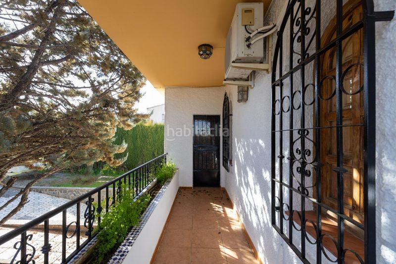 Foto d6c5cd4e-5672-48e9-92f4-a8b113f81889. Chalet estupendo chalet en urbanización los alixares de otura en Villa de Otura