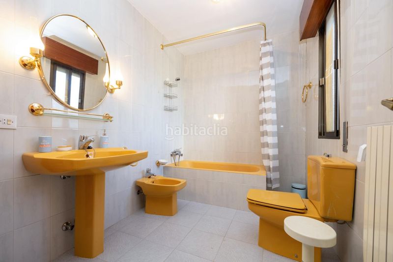 Foto ff1e9ed9-03e6-4c48-8a44-655eab563475. Chalet estupendo chalet en urbanización los alixares de otura en Villa de Otura