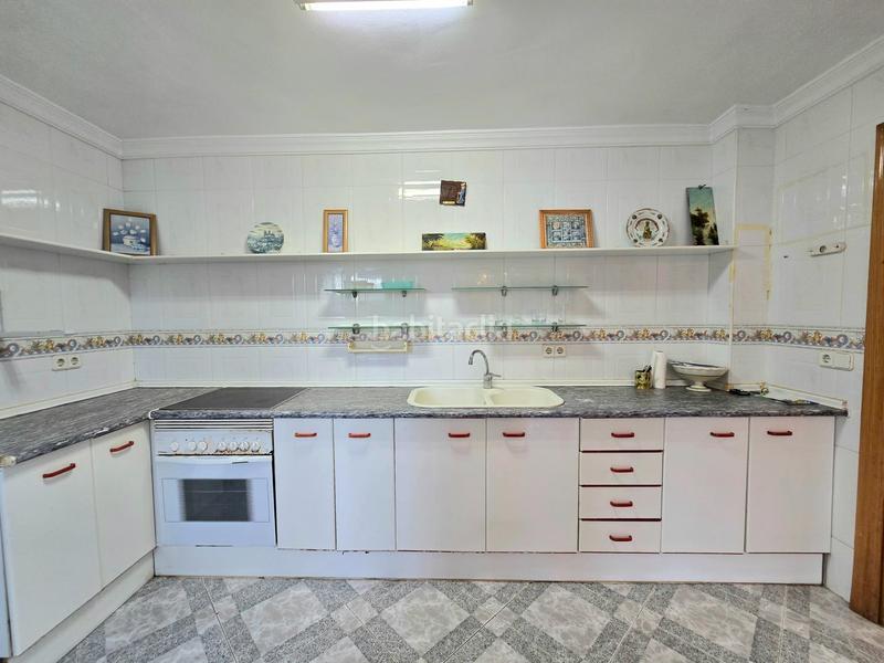 Foto ad763cf0-7dd5-4cea-9b53-457ba68523ae. Appartamento con parcheggio in Parque Ayala - Jardín de la Abadía - Huelín Málaga