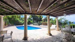 Xalet a El Candado. Exclusiva villa con vistas al mar y al golf en el candado, málag