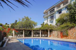Chalet in El Candado. Exclusiva villa con vistas al mar y al golf en el candado, málag