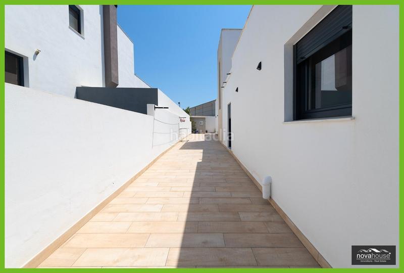 Foto 774e8d24-86fe-4a74-afd1-458c84829f37. Chalet espectacular chalet independiente con piscina privada y gran parcela en Vélez - Málaga
