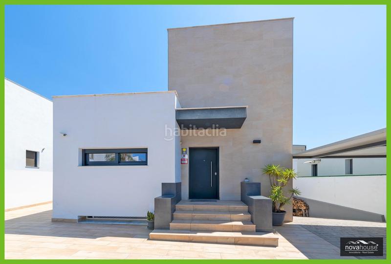 Foto c967e366-4e4d-407e-bdaa-d1712258add1. Chalet espectacular chalet independiente con piscina privada y gran parcela en Vélez - Málaga