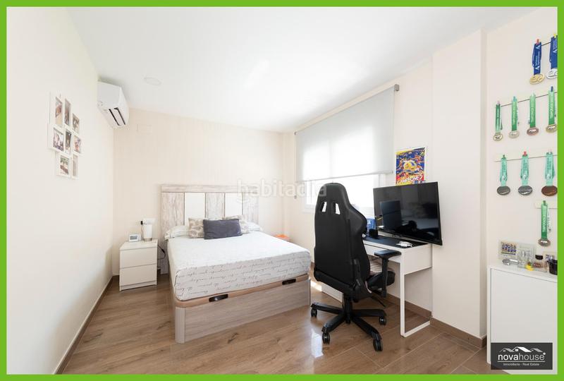 Foto cf8235a1-6c2b-4a7d-8b52-0642ec6dcf4e. Chalet espectacular chalet independiente con piscina privada y gran parcela en Vélez - Málaga