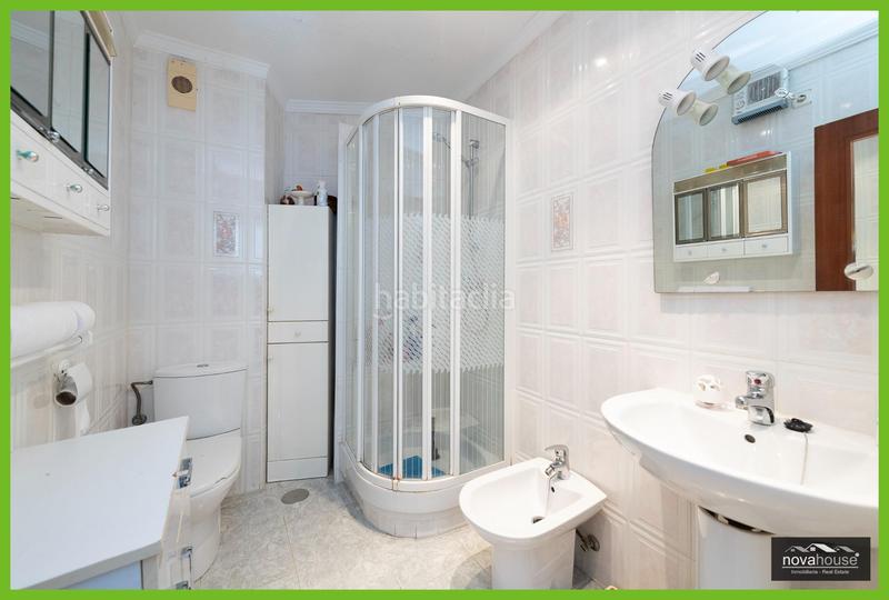 Foto b8ddd628-7146-4550-8b2e-6a5f10160608. Apartamento en calle violetas las 2 apartamento frente al mar con gran potencial en Torrox
