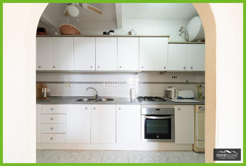 Foto d4c781e3-775b-4cf2-91b0-e2358338080d. Apartamento en calle violetas las 2 apartamento frente al mar con gran potencial en Torrox