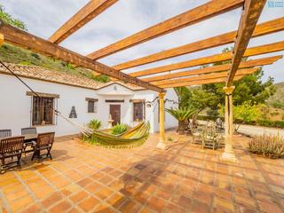Maison à Casabermeja. Bonita casa de campo con 25.000 m2 de terreno en casabermeja!!!