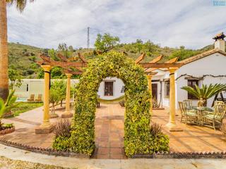 Maison à Casabermeja. Bonita casa de campo con 25.000 m2 de terreno en casabermeja!!!