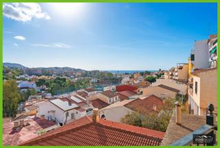 Pis  Calle pintor sánchez cotán. Amplio piso de 3 dormitorios con vistas al mar y la montaña en p