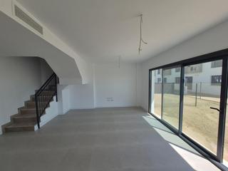 Casa adossada a Viña Málaga. Chalet a estrenar en torre del mar