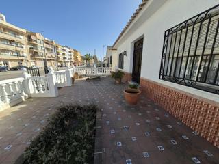 Terreno residencial en Laguna Beach. Casa con gran potencial en torrox costa