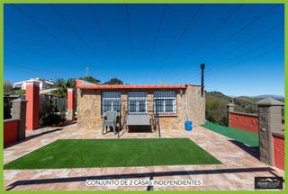 House in Piedras blancas 23. Compejo de 2 viviendas independientes sobre una parcela de más d