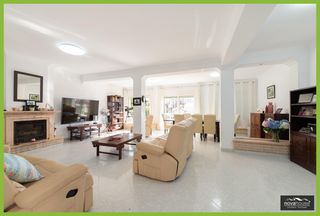 Casa  Calle levante (rivera trayamar). Chalet independiente con piscina privada y vistas al mar