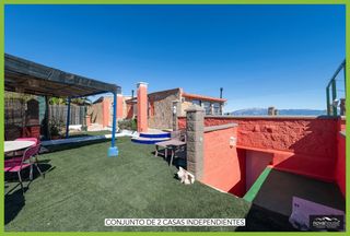 Xalet a Piedras blancas 23. Magnífico conjunto residencial de 2 viviendas independientes con