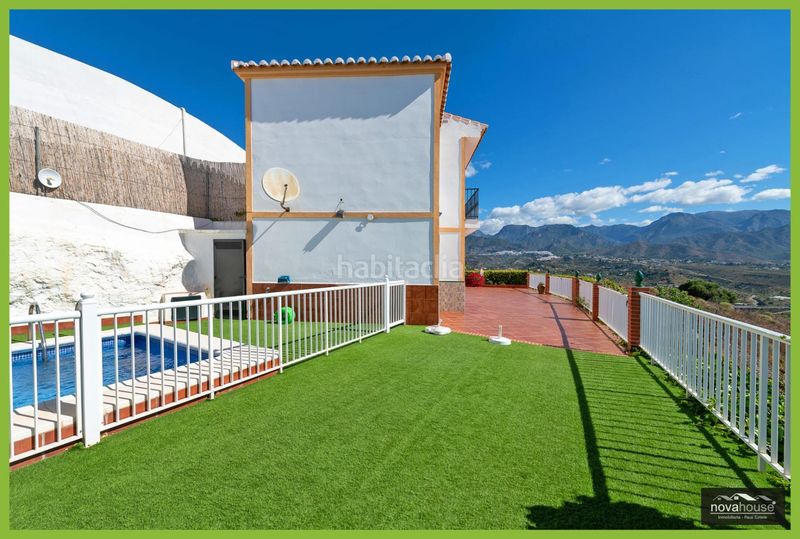 Foto de65d6f3-8bd7-43ab-934c-bbb837fe2840. Masia amb aparcament piscina a Avda Pescia - Ctra de Frigiliana Nerja