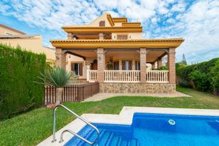 Xalet a Añoreta Baja. Dos chalets  a 100 metros de la playa, rincon de la victoria