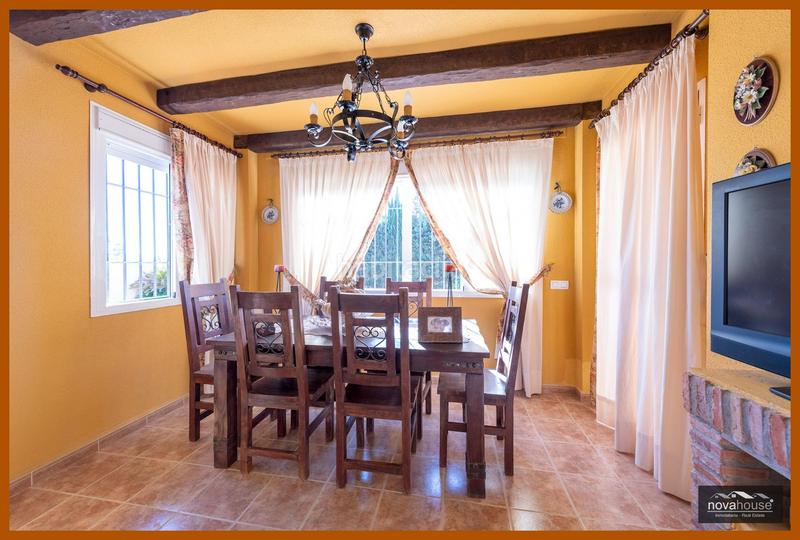 Foto 0dca986b-ee2d-42d0-a32e-a181b5aa17fe. Chalet con riscaldamento parcheggio piscina in Pizarra