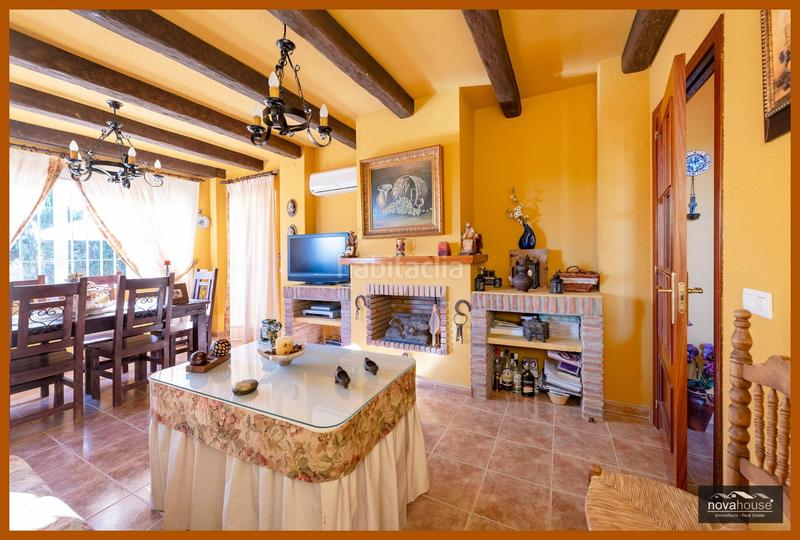 Foto 8a6a3ff0-3c9b-4cd4-85b1-055d7f463631. Chalet con riscaldamento parcheggio piscina in Pizarra