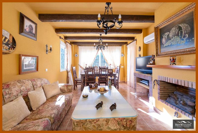 Foto 99e0d2eb-5d48-4830-aae0-18a2c87fe593. Chalet con riscaldamento parcheggio piscina in Pizarra