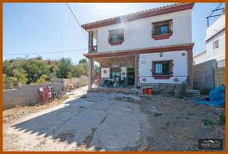 Maison à Cortijo rivera 53 1. Magnífico chalet independiente a 5 minutos de la playa, en rincó