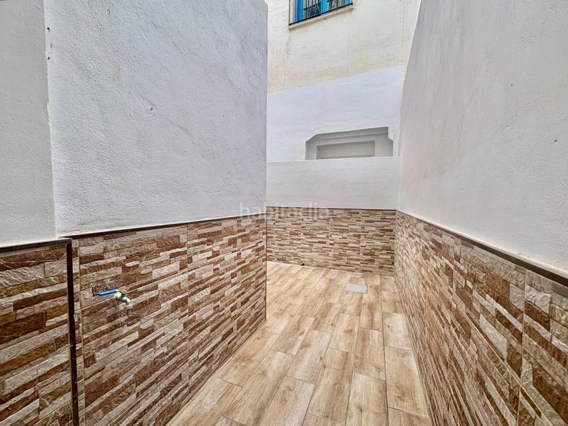 Foto 038de9b9-eab5-4234-8f55-51df8be583b8. Estudio  a estrenar en el molinillo con patio privado en Málaga