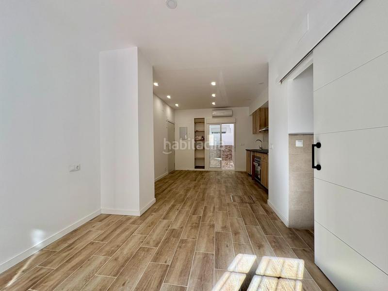 Foto 42246957-a539-4266-97c4-22a4c54e88b4. Estudio  a estrenar en el molinillo con patio privado en Málaga