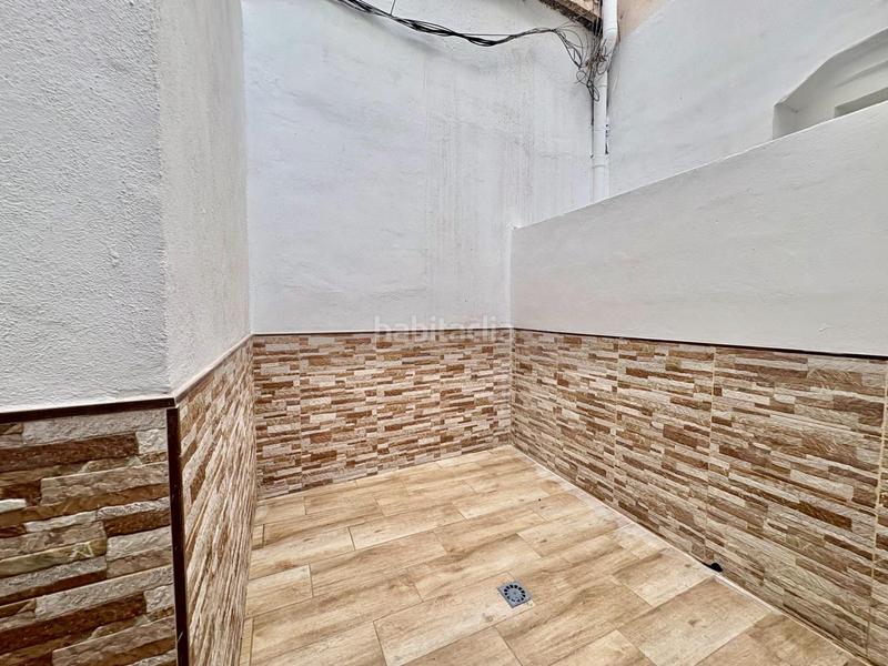 Foto 9e67d773-ee62-4fa8-9845-c79bc9ab760e. Estudio  a estrenar en el molinillo con patio privado en Málaga