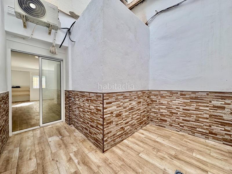 Foto ee99093f-92ca-4035-a1da-53687cc69f6b. Estudio  a estrenar en el molinillo con patio privado en Málaga