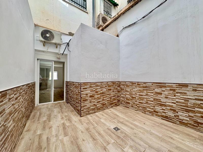 Foto f6af451f-9c98-457c-8ee7-e4a005a204b5. Estudio  a estrenar en el molinillo con patio privado en Málaga