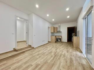 Piso  Salamanca. Bajo a estrenar de 2 habitaciones, 1 baño y 2 patios en zona mol